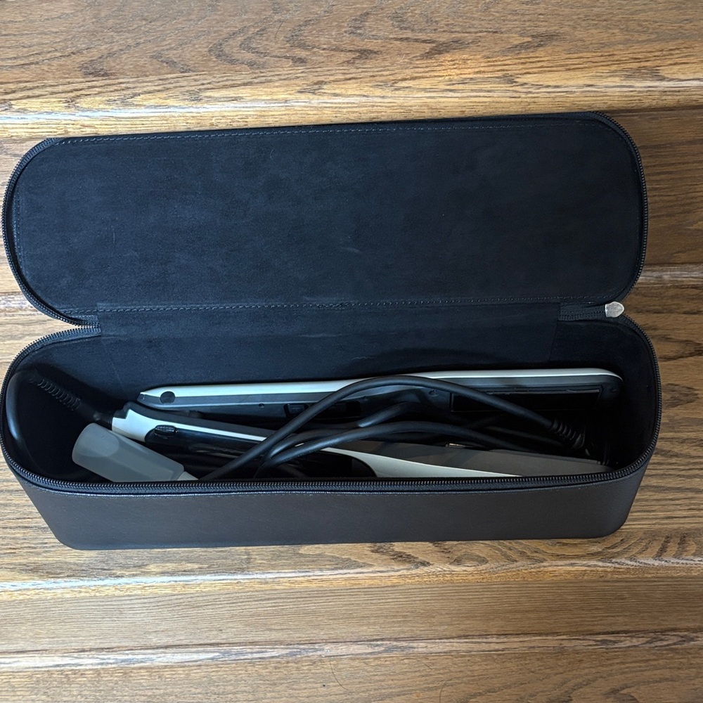 L’Oreal Steampod straightener with case